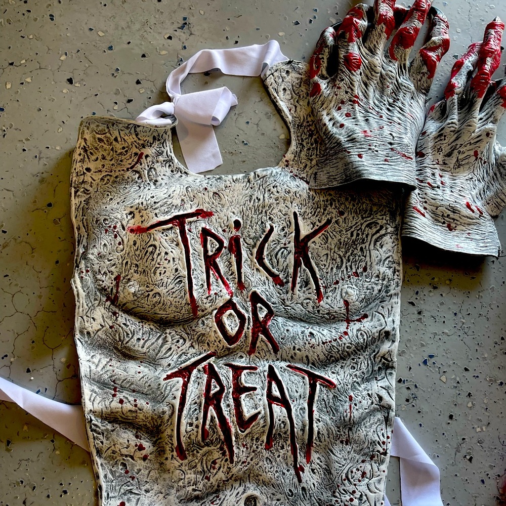 Halloween apron and gloves